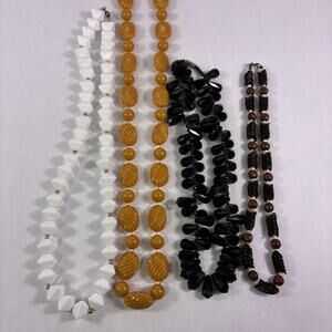 Lot of 4 Multicolored Beaded Necklaces Various Sizes Fashion Womens